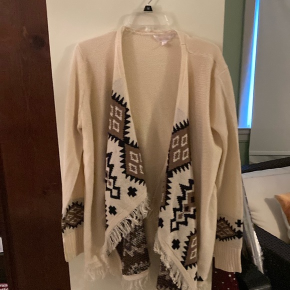 No Boundaries Sweaters - 5 for $25 💸💸💸💸💸
Sweater/ shawl